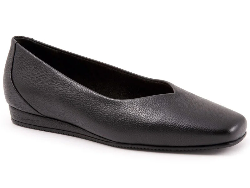 Softwalk Vellore - Women's Flat Black Tumbled (013)